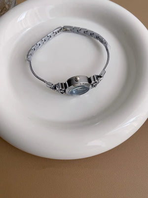 Carat Loom Women's Round Fashion Watch